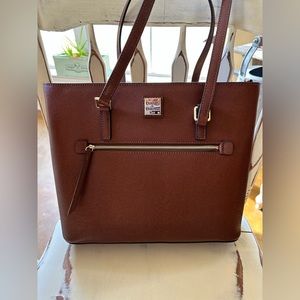 Dooney Bourke Saffiano Shopper